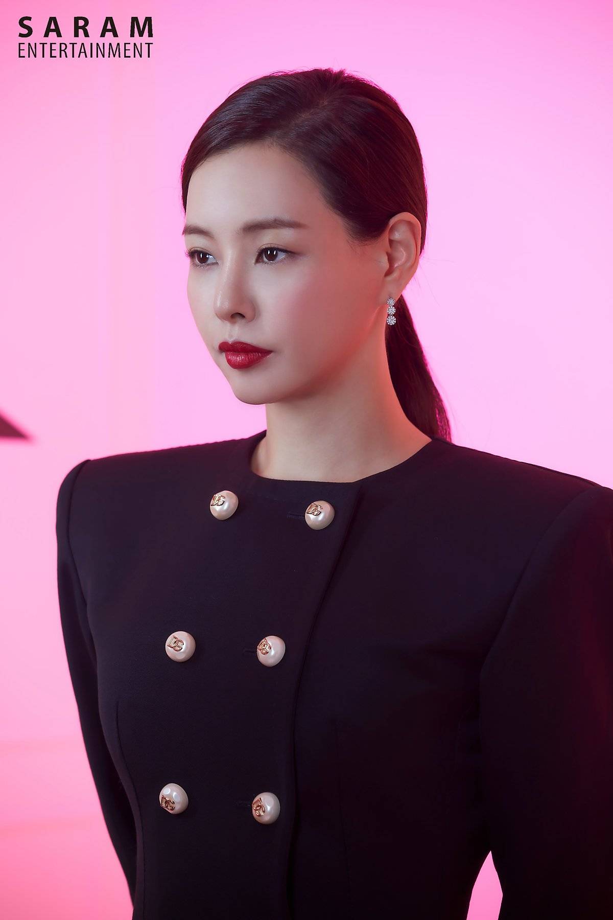 Lee Ha Nee Saram Entertainment Profile photos